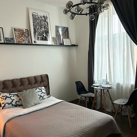 Bonnie & Clyde'S Hideout Apartman Riga Kültér fotó